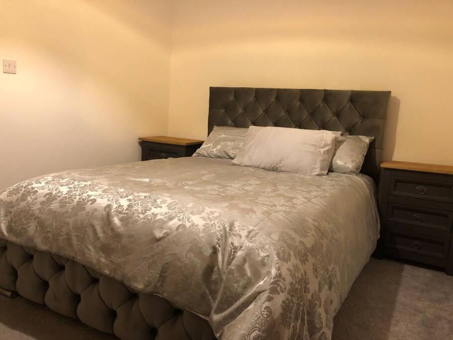 The Villas, Newly Refurbished Modern Home - Free Parking, Prime, Netflix Buckingham Extérieur photo
