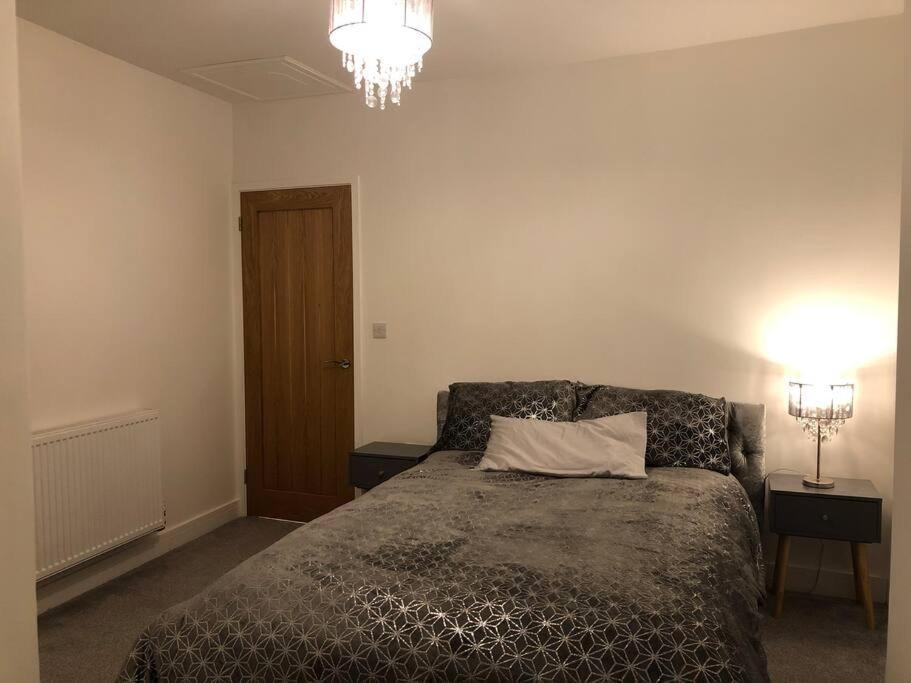 The Villas, Newly Refurbished Modern Home - Free Parking, Prime, Netflix Buckingham Extérieur photo
