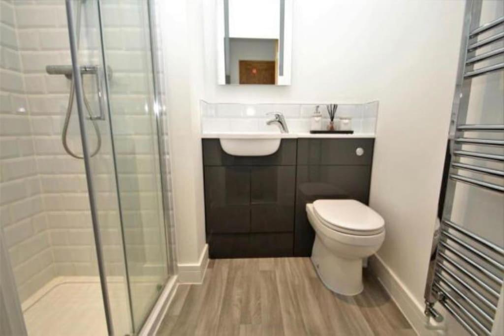 The Villas, Newly Refurbished Modern Home - Free Parking, Prime, Netflix Buckingham Extérieur photo