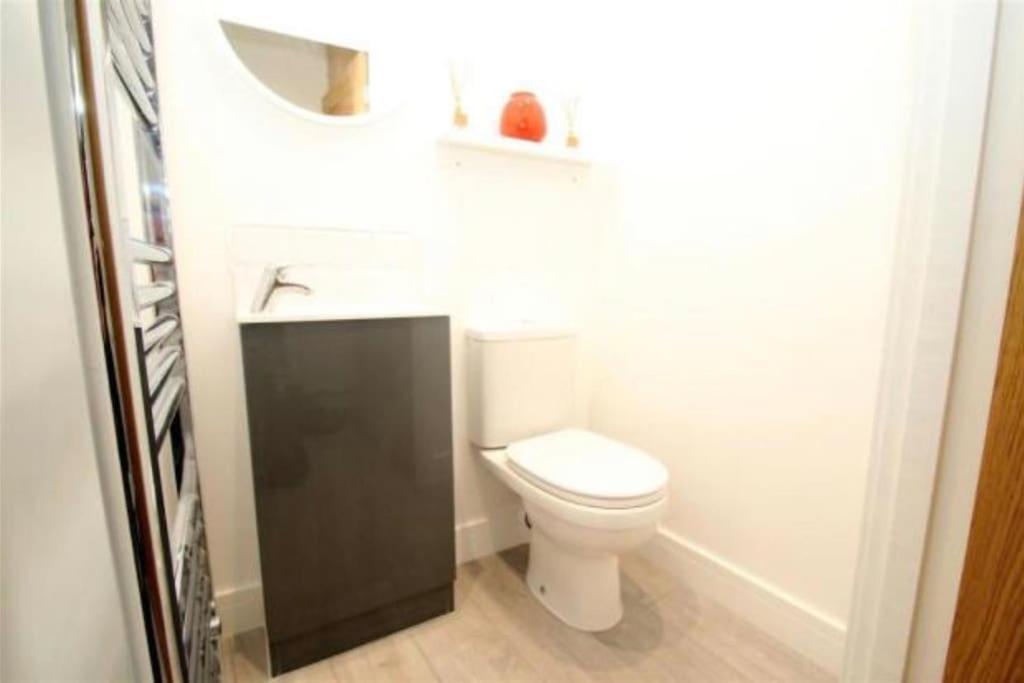 The Villas, Newly Refurbished Modern Home - Free Parking, Prime, Netflix Buckingham Extérieur photo